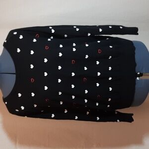 ♥️ Torrid Black Sweater with White and Red Heart Pattern ♥️ size 2